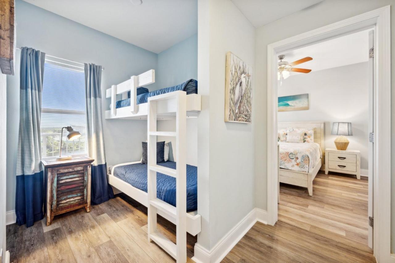 Holiday home King N Coffee At Laketown Wharf #511 By Nautical